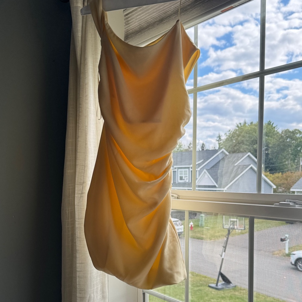 Vici Yellow One-Shoulder Dress